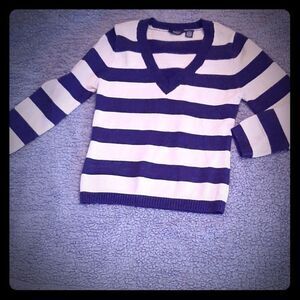 Austin clothing Stripped sweater 3/10$